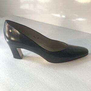 Etienne Aigner SZ 7.5  N Navy leather pumps 2.5" heel